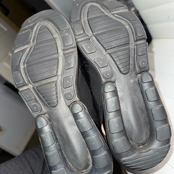 Nike Air Max 270  Black Sneakers Woman’s 8 - Picture 13 of 15